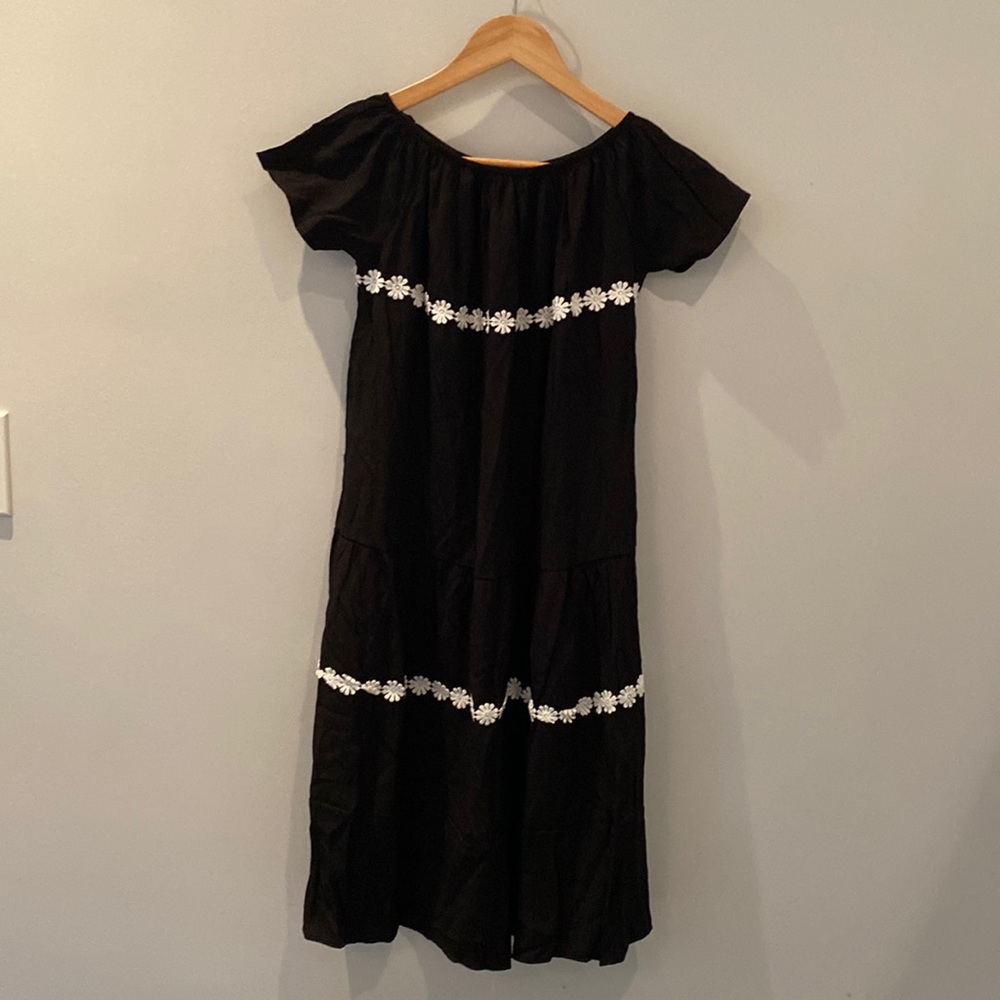 NWT Black off the should dress ladies size small